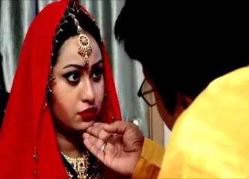 Bete Ki Suhagraat Baap Ne Manayi