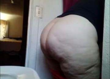 This MILF Has An Incredibly Hot Ass And That Sweet Bum Makes Me Thirsty