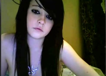 Emo With Hot Body Masturbates On Cam