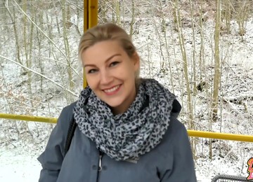 Am Bahnhof Geschwangert