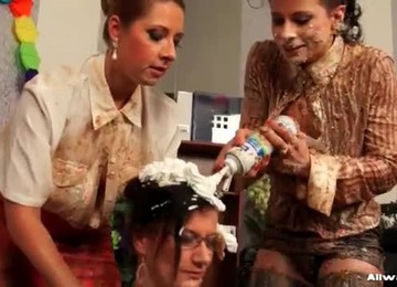 Girls Make Sundaes Of Their Bodies