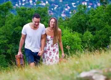 Outdoors Sex With Cute Girlfriend Veronica Clark Ends With Cum In Mouth