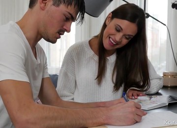 Got Tutor Alyssa Reece Fucks Young Student