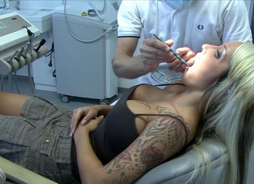 Sexy Cora Blowjob At Dental Office - Medical Fetish