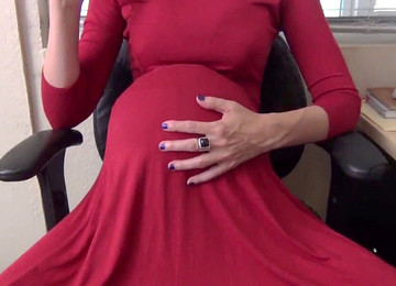 Pregnant Milf Jamie Foster Blows Hard Cock