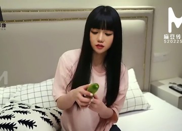 Chinese Model Masturbates With A Huge Vibrator