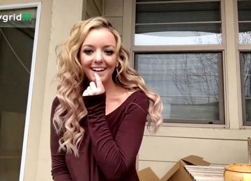 Balkon, Farting Femdom, Farts