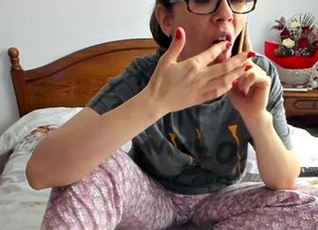 Issabelle 69 Cameltoe