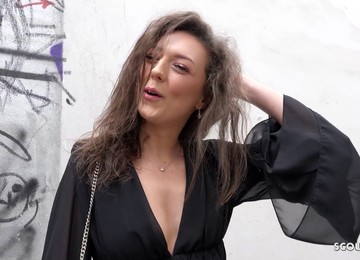 Public Agent, Petite