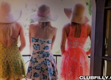 Light Haired Catie Parker Goes Wild While Masturbating Juicy Pussy