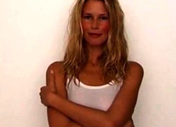 Claudia Schiffer Zeigt Nippel In Einem Durchsichtigen Hemd