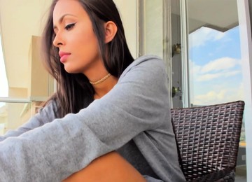 Hot Brunette From Squirt Masturbating On Webcam