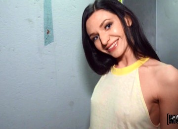 Yammy Tall Young Lady Arian Joy Didn't Mind To Squats On Thick Cock