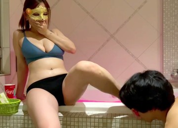 Japanese Game, Pissing, Japanese Family