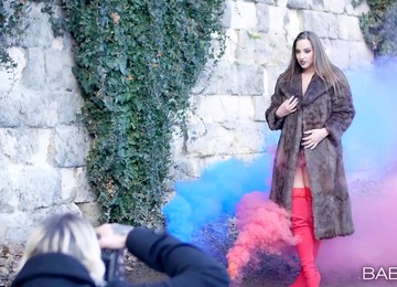 Lad Fucks Random Babe After Sexy Photo Shooting