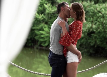 Hot Ukrainian Babe Oxana Chic Loves Some Nice Pussy Polishing