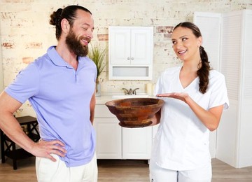 Brad Newman In A Nuru Market, Scene #01