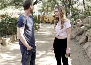 Seductive Blonde Alexa Grace Hooks Up With One Of Her Old Friends