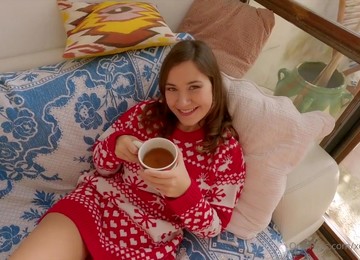 Nice Teen Girl Gets Fucked Hard In The Morning