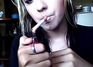 Smoking Blonde