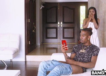 Ebony Spreads For Endless Inches Of Tasty Dick