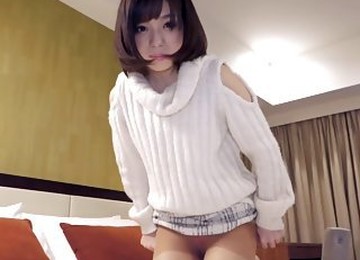 Girl Who Gets Wet When A Dick Rubs Against Her Vagina Moves On To Bareback Fuck!