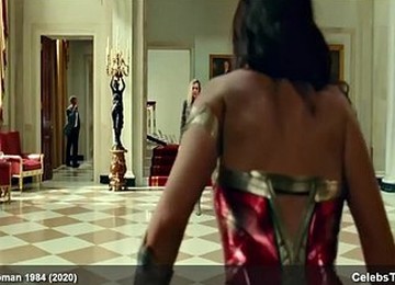 Sexy Gal Gadot Cleavage