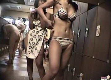 Japan Is Beautiful Vintage - Naomi