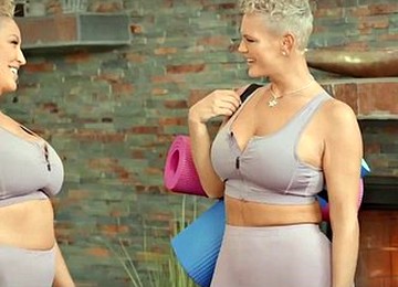 Thick White Milfs PAWGs Spandex Yoga