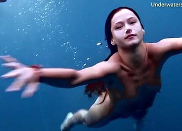 Hot Erotica In The Sea With 3 Girls