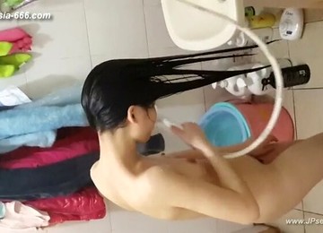 Peeping Chinese Girls Bathing.