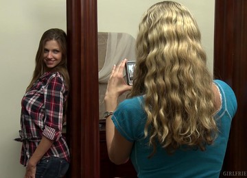 Blonde Lesbian Anita Dark Licks And Fingers The Pussy Of Eufrat Mai