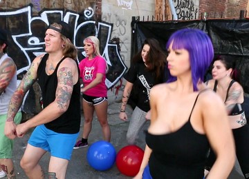 Outdoors Interracial Sex With Flexible Amateur Larkin Love