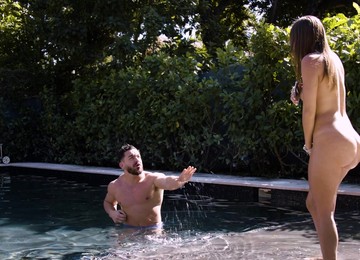 Outdoors Video Of Amazing Fucking With Stunning Neighbor Havana Bleu