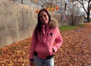 Kari K Riding A Dick In Cowgirl Position In The Back Of A Car