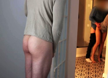 Cuckold Watches His GF Sucks Big Hammer And Fucks With Tinder Friend