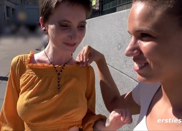 Exhibitionists Cataleya & Lia Go Lesbian