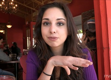 Hot Amateur Flashes Her Hot Ass In Public