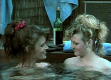 Wet Naked Sugars Screaming While Receiving Hot Rimjobs By Each Other