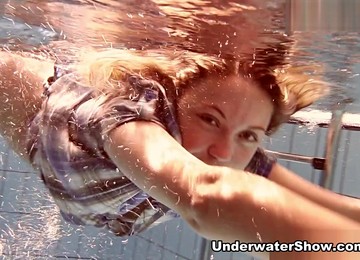 Brizgina Video - UnderwaterShow