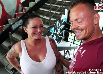 German Horn Housewife At Public Pick Up Casting