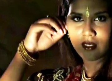 She Seduces Her Lover With A Sexy Dance