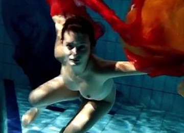 Edwig Slutty Underwater