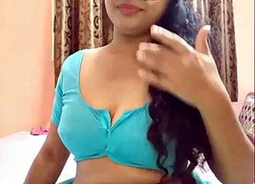 Indian Aunty Showing Her Hairy Pussy And Pretty Face