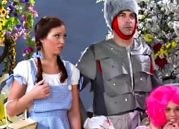 Kinky Parody Sex With Midget Moment Chewing On MILF