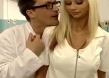 Sexy Tattooed Babe Having Fun Sucking Hansen