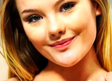 Video Of Kinky Dani Lynn Pleasuring Her Wet Fuck Hole On The Bed