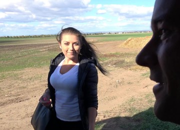 Brunette Nika Enjoys While Getting Penetrated Outdoors - HD