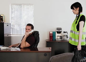 Horror Porn Video Featuring Goth And Weird Bitch Leda Bear