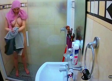 Impressed By Aunties Natural Breasts - Spy Cams